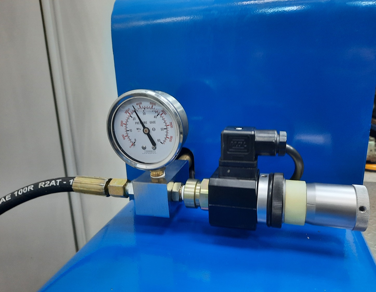 ES-60600 Нагнетатель смазки электрический